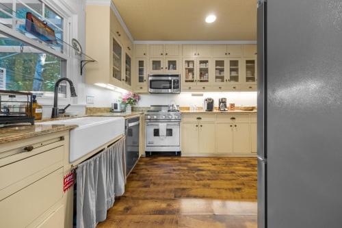 Dapur atau dapur kecil di The Nut House