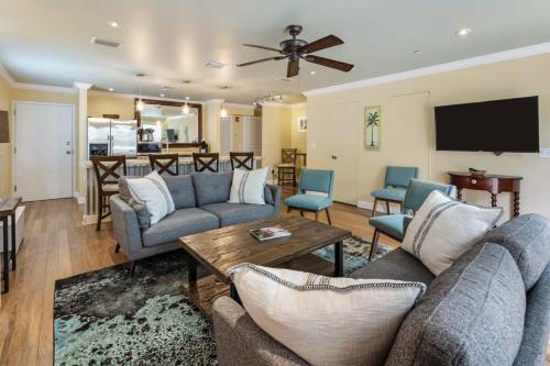Cloud Suite On Duval by Brightwild – Photos 5