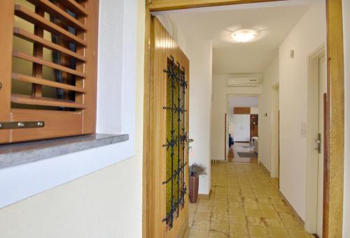 Apartments with parking space Umag - 22464