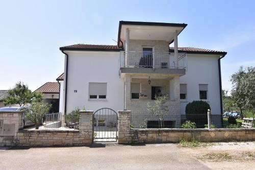 Apartments with parking space Sveti Ivan, Umag - 22472