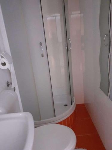 Apartments with parking space Makarska - 22490