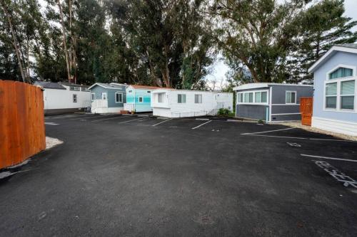 a parking lot with a row of mobile homes at Modern 2-Bedroom Eucalyptus House in San Luis Obispo