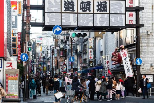 702 道頓堀側のお部屋 中心地へのアクセス抜群 ダブルベッド1台