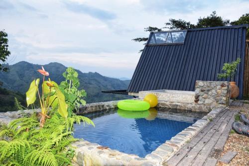 Bazén v ubytování Casa Mostaza-Ecolodge nebo v jeho okolí