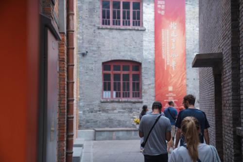 Clients de l'établissement Chengdu Flipflop Hostel - Right Next To Taikooli & Metro - Chill & Social Rooftop Garden Bar - Free Activities - Friendly English Speaking Staff - Tibet, Panda, Buddha & Snow Mountain Tours
