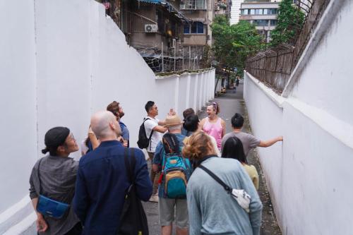 Clients de l'établissement Chengdu Flipflop Hostel - Right Next To Taikooli & Metro - Chill & Social Rooftop Garden Bar - Free Activities - Friendly English Speaking Staff - Tibet, Panda, Buddha & Snow Mountain Tours