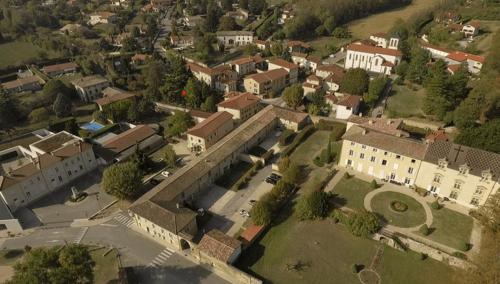 Η γειτονιά γύρω από ή μία γειτονιά κοντά σε αυτό το διαμέρισμα