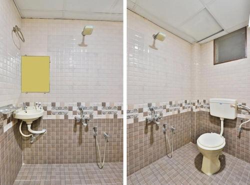 HOTEL KHUSHBOO في أحمد آباد: صورتين لحمام مع مرحاض ومغسلة