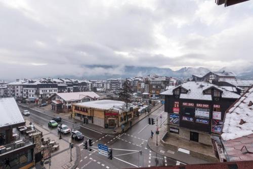 Ein allgemeiner Bergblick oder ein Berglick von der Ferienwohnung aus