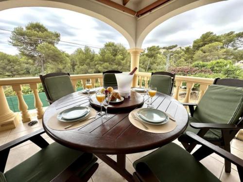 Casa Maria Granadella, three bedroom villa with private pool
