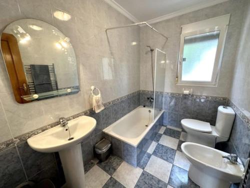 Casa Maria Granadella, three bedroom villa with private pool