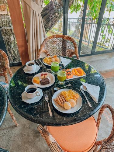 Makanan di atau berdekatan inn ini