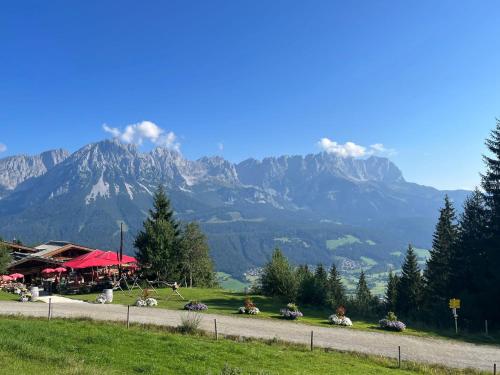 Un paisaje natural cerca del chalet de montaña