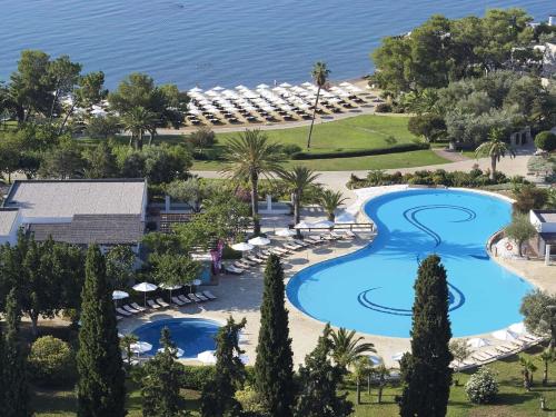 Bazén v ubytování Hydra Beach Resort nebo v jeho okolí