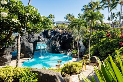 um escorrega aquático no Resort Disneyland em Hilton Grand Vacations Club Ocean Tower Waikoloa Village em Waikoloa