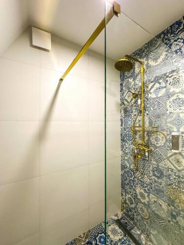 Un baño de Ultra house