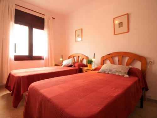 Appartement central à Roses, à 300m de la plage avec terrasse solarium et climatisation