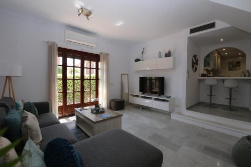 Estepona West Townhouse BIANCA