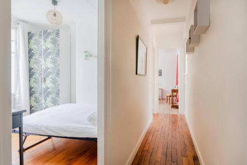 Gallery image of Eiffel Tower Saint Residence in Paris