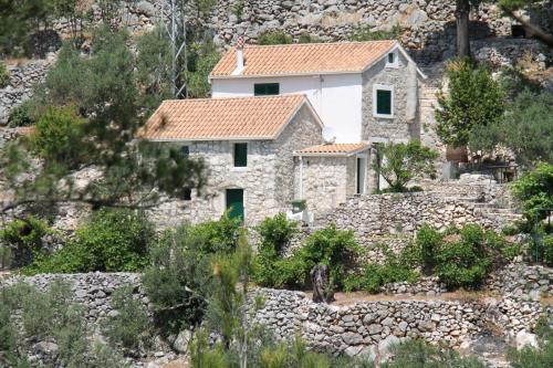 Holiday home Sweet Shelter with jacuzzi