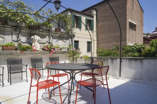 Family apartment with Terrace Venice Historical Center photo 5