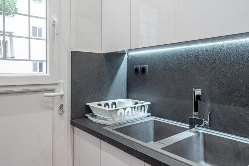 Modern Living - 2 bedroom & 2 bathroom - Greecing