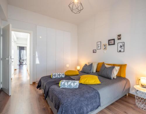 Modern Living - 2 bedroom & 2 bathroom - Greecing