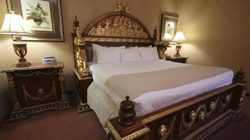 En eller flere senge i et værelse på The Inn and Spa at East Wind