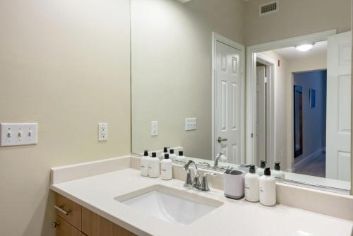 Koupelna v ubytování Blueground Waltham gym wd nr shopping BOS-1026