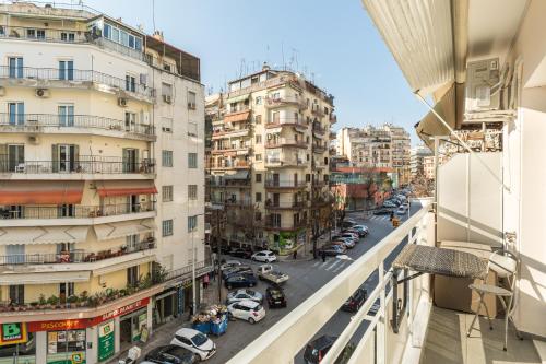Stavroula's House City Center 2, Iasonidou (2beds & 2baths)