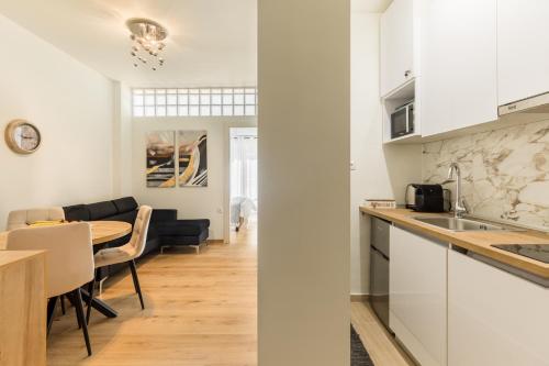 Stavroula's House City Center 2, Iasonidou (2beds & 2baths)