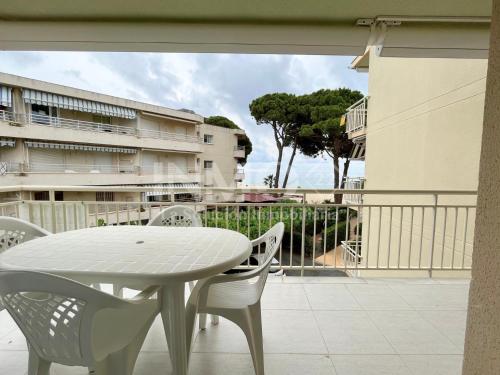 En primera linea de playa zona Vilafortuny 114B - INMO22