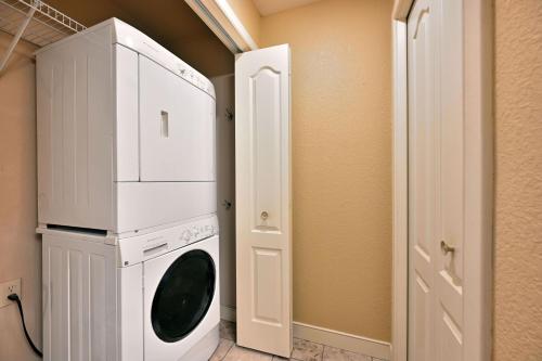 Imagen de la galería de Unit 701 5 bd 3 ba condo, en Birchwood