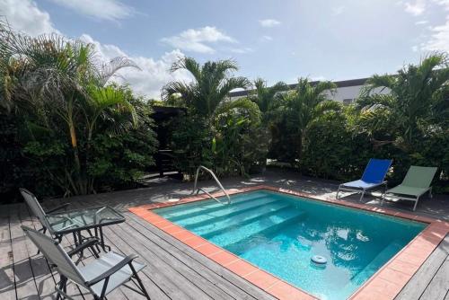 Piscina a Oceanview Marisule Ridge o a prop