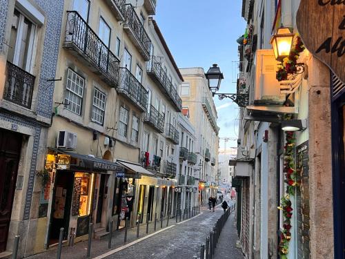 Alfama Heart for two Apartment