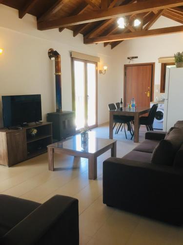 Love Holiday Suite 2