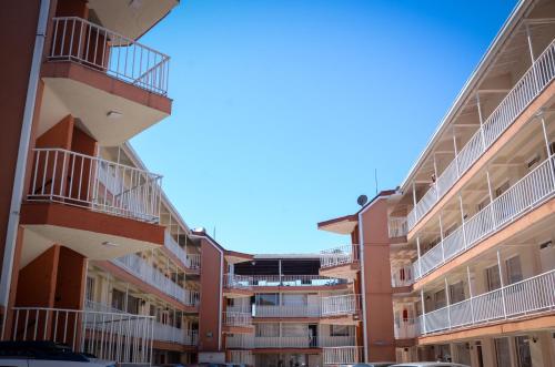 a row of apartment buildings with balconies at Apto moderno en norte de Bogotá in Bogotá