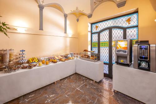 Jídlo v hotelu nebo okolí