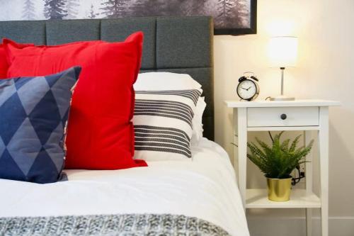 Premium Modern Condo Top Location 2Bed – Photos 3