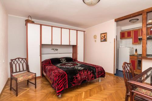 Apartments with parking space Umag - 22520