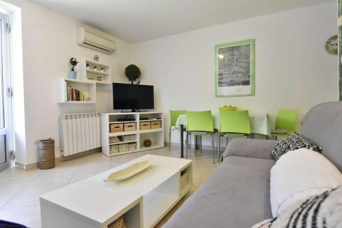 Apartments with parking space Umag - 22521