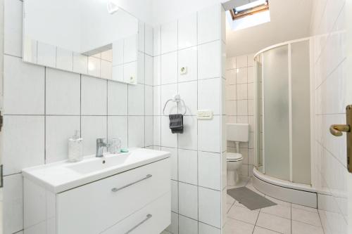 Apartments by the sea Rogoznica - 22241