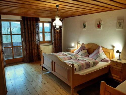 Posteľ alebo postele v izbe v ubytovaní Holiday apartment in Viechtach