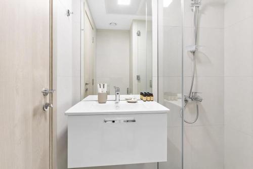 Koupelna v ubytování Silkhaus cozy studio in JVC Luma21