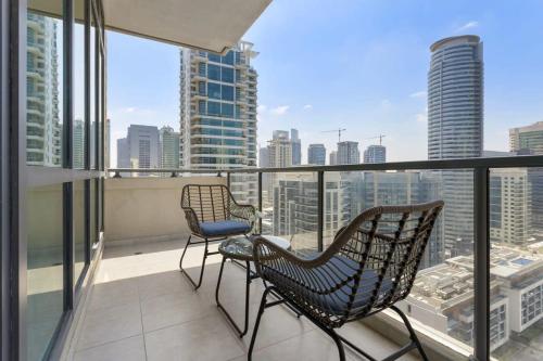 Balkón nebo terasa v ubytování Silkhaus chic tower in Marina 1BR plus single guest room