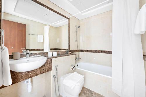 Koupelna v ubytování Silkhaus Luxurious Modern 1BDR Business Bay