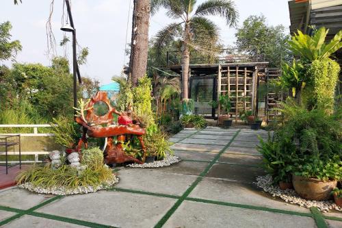 Gallery image of Review Resort in Bang Sare
