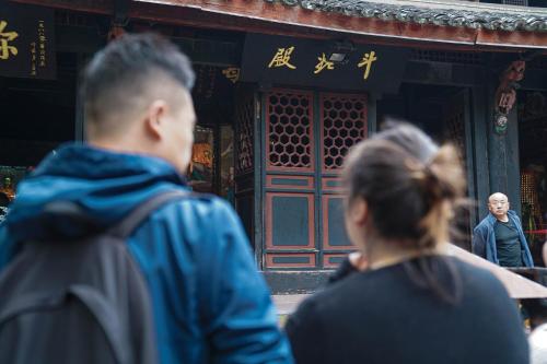 Hosté ubytování Chengdu Mix Hostel - Next To Wenshu Monastery - Sichuan Style Chill & Social Courtyard House - Free Activities - Friendly English Speaking Staff - Tibet, Panda, Buddha & Snow Mountain Tours