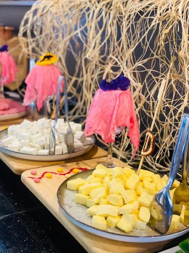 Jídlo v hotelu nebo okolí