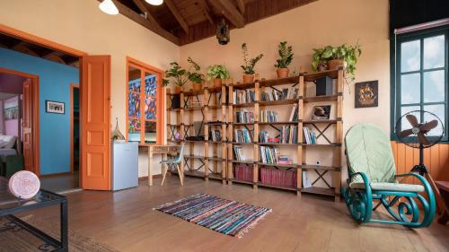 Labyrinthos Arts Guest House